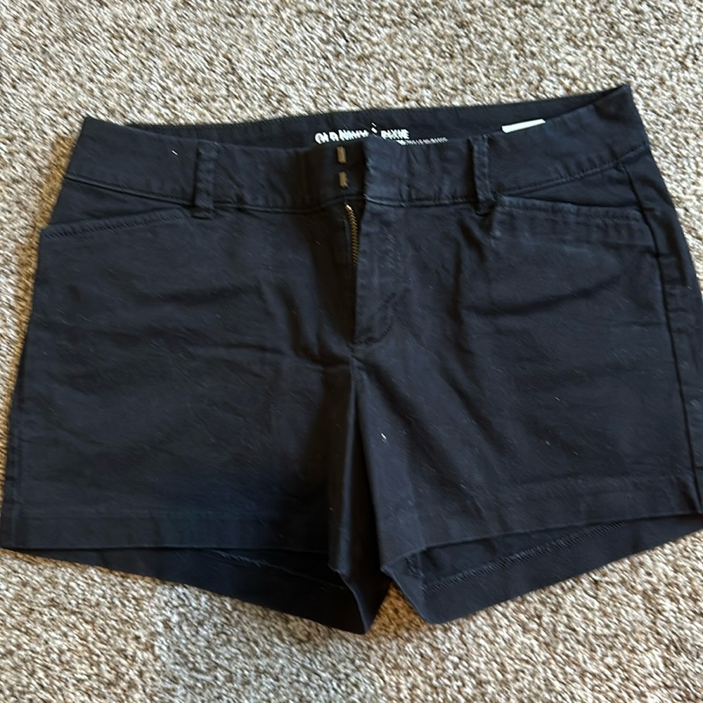 Old Navy Pixie Shorts size 4